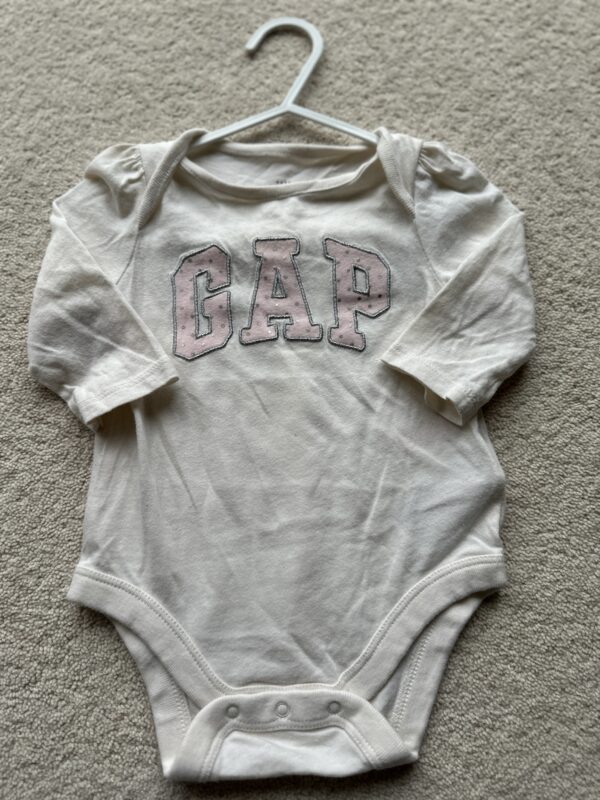 Gap L/S Pink Spotty GAP Emblem Bodysuit, 3-6M